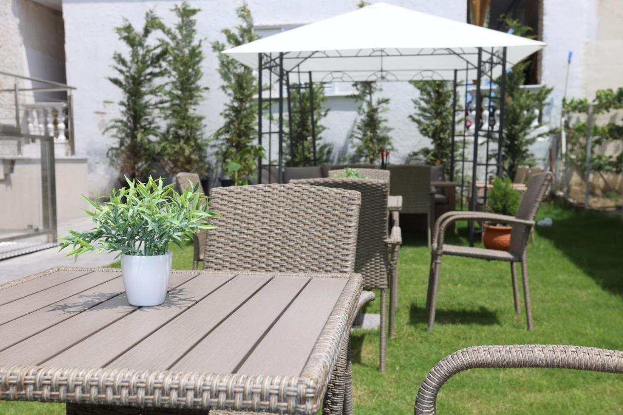 Cynthia Apart otel Vrasná Dış mekan fotoğraf