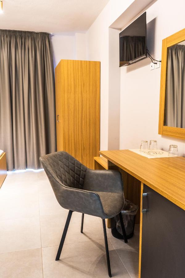 Cynthia Apart otel Vrasná Dış mekan fotoğraf